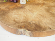 Load image into Gallery viewer, Reclaimed Wood Chopping Board - Round -  Large
