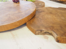 Load image into Gallery viewer, Reclaimed Wood Chopping Board - Round -  Large