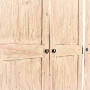 Reclaimed pine Bude range triple wardrobe with 2 drawers, close view of wardrobe doors .