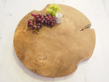 Load image into Gallery viewer, Reclaimed Wood Chopping Board - Round -  Large