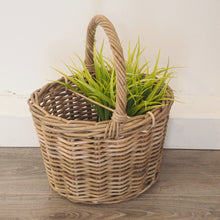 Load image into Gallery viewer, Small Wicker Picnic Basket &#39;Brenes&#39;