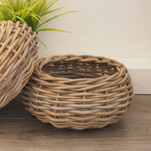 Load image into Gallery viewer, Small Round Wicker Basket