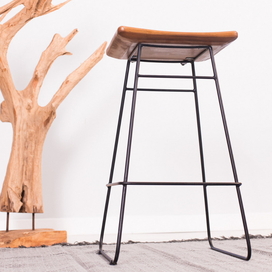 Chic kitchen counter stool with natural teak and metal frame